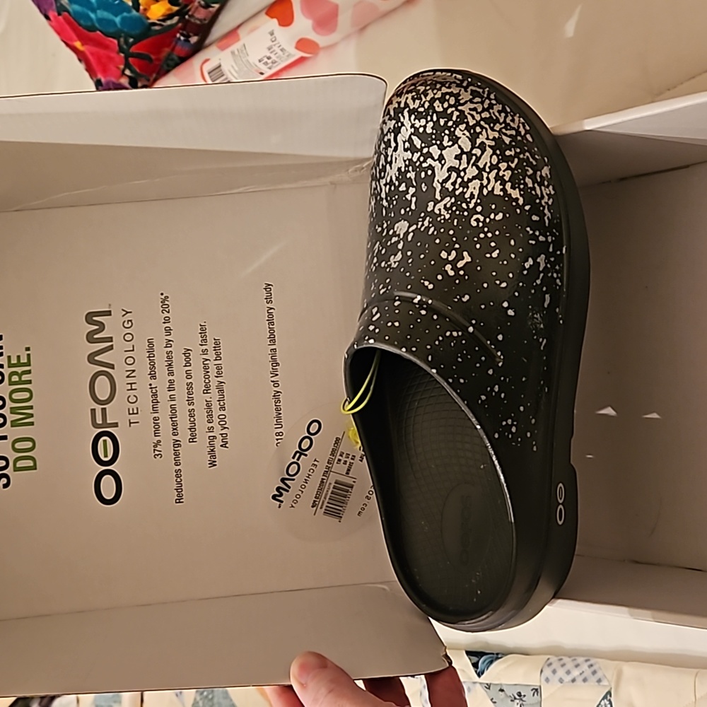 Oofos Clogs Prosecco Pop W9